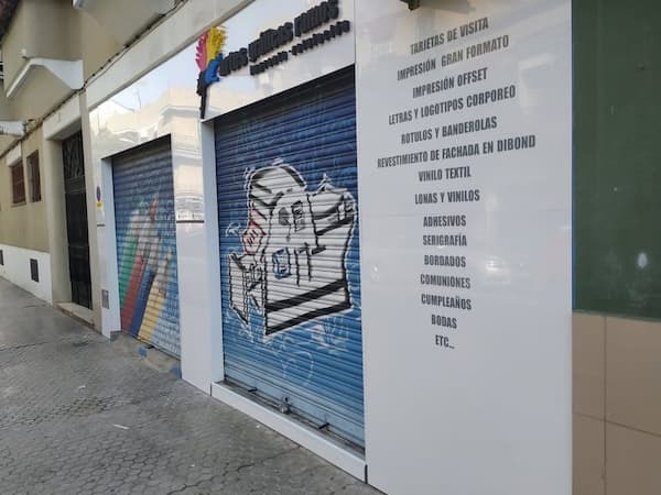 Fachada exterior de las instalaciones de Artes Gráficas Ramos Fachada exterior de las instalaciones de Artes Gráficas Ramos