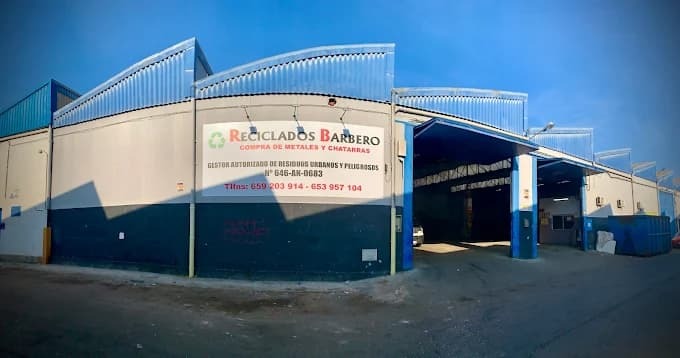 Las 10 mejores chatarrerías en Sevilla 1 Instalaciones de Reciclados Barbero en Sevilla, mostrando el área de recepción de materiales reciclables