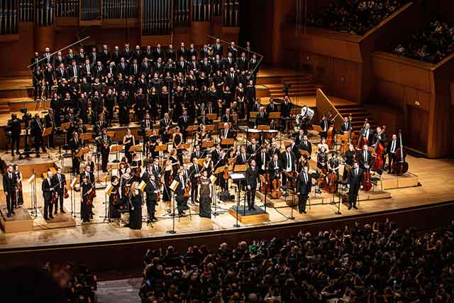 Concierto: orquesta musicAeterna en el Teatro de la Maestranza 1 El sábado 7 de febrero de 2026 en el Teatro de la Maestranza de Sevilla el concierto El anillo sin palabras de Wagner (arreglos de Lorin Maazel) por musicAeterna.