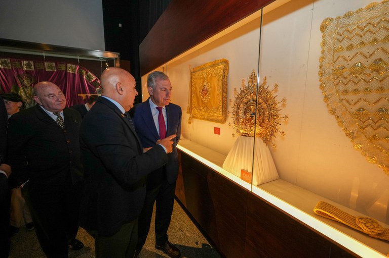 Exposición: Sevilla Fecit en el Ayuntamiento de Sevilla 1 Del viernes 14 al jueves 27 de noviembre de 2025 en el Ayuntamiento de Sevilla la exposición temporal Sevilla Fecit de la Asociación Gremial Sevillana de Arte Sacro.