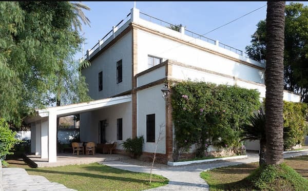 Fachada del Instituto NOA, centro de desintoxicación en Sevilla especializado en tratamiento de adicciones Fachada del Instituto NOA, centro de desintoxicación en Sevilla especializado en tratamiento de adicciones